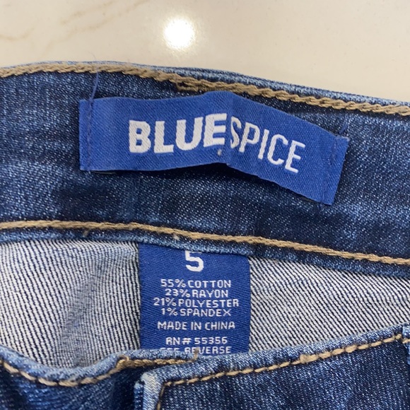 High-Waisted Blue Jeans - Picture 3 of 3